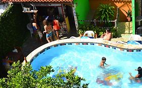 Papagaio Hostel & Pousada